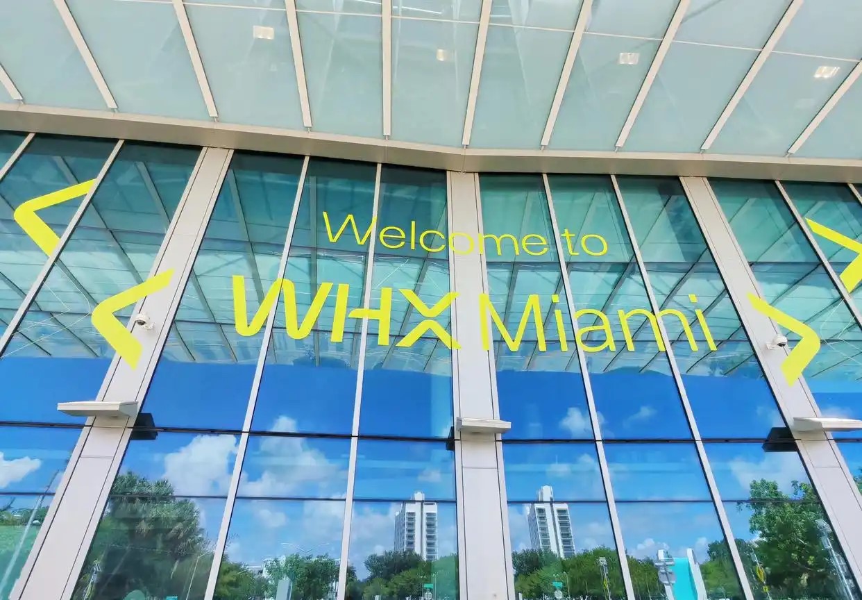 1750235946204813.jpg 展会外场.jpg